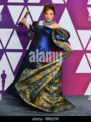 Los Angeles, USA. 24th Feb, 2019. Ruth E. Carter, winner of Best Costume Design for 'Black Panther' pose at the 91st Annual Academy Awards in the press room during at Hollywood and Highland on February 24, 2019 in Hollywood, California Credit: Tsuni/USA/Alamy Live News Stock Photo