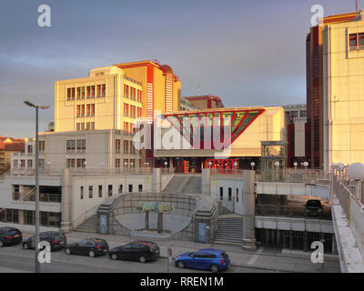 Wien, Vienna: Bundesamtsgebäude Josef-Holaubek-Platz,  Bundeskriminalamt (Federal Office building Josef-Holaubek-Platz, seat of the Federal Criminal P Stock Photo