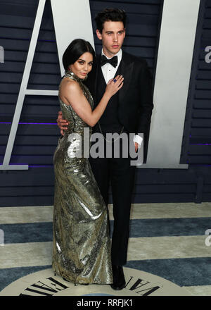 Beverly Hills, United States. 24th Feb, 2019. BEVERLY HILLS, LOS ANGELES, CA, USA - FEBRUARY 24: Vanessa Hudgens and Austin Butler arrive at the 2019 Vanity Fair Oscar Party held at the Wallis Annenberg Center for the Performing Arts on February 24, 2019 in Beverly Hills, Los Angeles, California, United States. (Photo by Xavier Collin/Image Press Agency) Credit: Image Press Agency/Alamy Live News Stock Photo