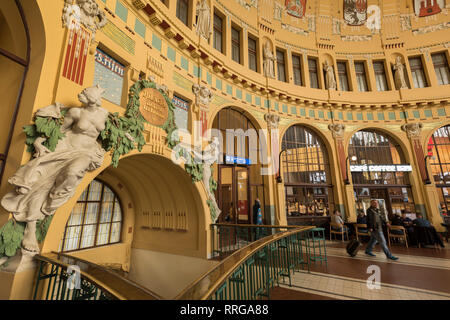 Praha Hlavni Nadrazi, the main train station in Prague, Czech Republic, Europe Stock Photo