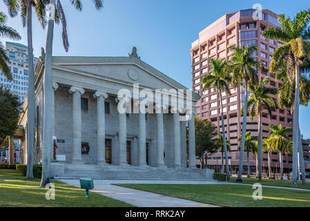 Varied architecture along the South Flagler Drive waterfront in Downtown West Palm Beach, Florida. (USA) Stock Photo