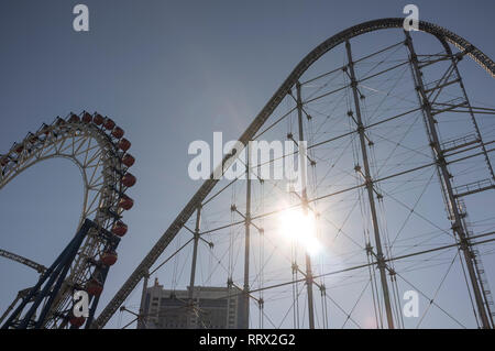 Rides and rollercoasters at the Tokyo Dome City Attractions amusement park, Tokyo, Japan Stock Photo