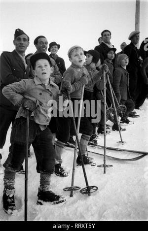 Winter Olympics 1936 - Germany, Third Reich - Olympic Winter Games, Winter Olympics 1936 in Garmisch-Partenkirchen. Ski jumping spectators at the Olympic jumping hill. Image February 1936. Photo Erich Andres Stock Photo