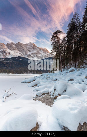 The Eibsee below the Zugspitze in the Wetterstein Mountains in Bavaria ...