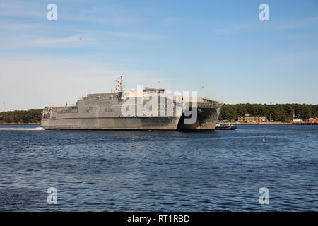 VIRGINIA BEACH, Va. (February 14, 2019)-Military Sealift Command’s expeditionary fast transport ship USNS Burlington (T-EPF 10) pulls into Joint Expeditionary Base Little Creek-Fort Story, Feb. 14. USNS Burlington is the U.S. Navy’s newest expeditionary fast transport ship and will be used- transport personnel and equipment in support of a variety of Department of Defense missions. (U.S. Navy photo by Brian Suriani/released) Stock Photo