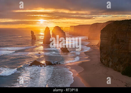 Evening view.Dramatic summer sunset on the great ocean road.Twelve Apostles scenic coastal view at Castle Rock in pacific ocean in Victoria, Australia Stock Photo