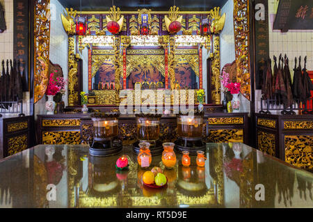 George Town, Penang, Malaysia.  Prayer Hall, Altar, and Deities, Yap Ancestral Temple, Choo Chay Keong. Stock Photo