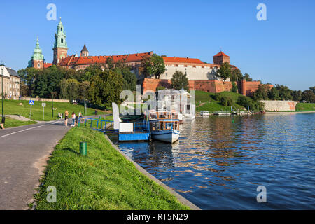 Poland, Krakow, Wawel Castle at the Vistula River Stock Photo