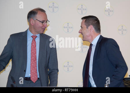 Leverkusen, Germany. 27th Feb, 2019. from left: Werner BAUMANN, Chairman of the Management Board, CEO, Liam CONDON, Management Member, Crop Science, Annual Accounts Press Conference of Bayer AG in Leverkusen on 27.02.2019. | Usage worldwide Credit: dpa/Alamy Live News Stock Photo
