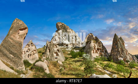 Pictures & images of Uchisar Castle the cave city houses in the fairy chimney of Uchisar, near Goreme, Cappadocia, Nevsehir, Turkey Stock Photo