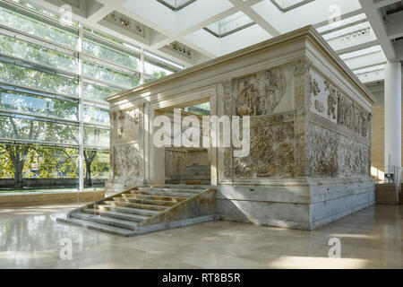 Rome. Italy. The Ara Pacis Augustae, Ara Pacis Museum. Originally commissioned by the Roman Senate in 13 B.C. to honour Emperor Augustus' return after Stock Photo
