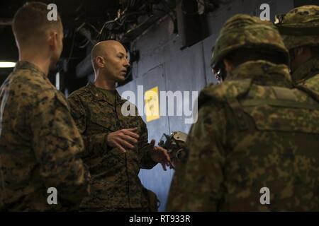 observe sailors japan sea alamy unit craft lcac cushion landing air assault marine 31st expeditionary self bams commanding col brodie