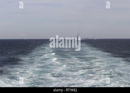 CSG-9, ships, USS Abraham Lincoln (CVN 72 Stock Photo - Alamy