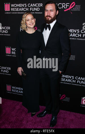 Beverly Hills, United States. 28th Feb, 2019. BEVERLY HILLS, LOS ANGELES, CA, USA - FEBRUARY 28: Actress Kate Hudson and boyfriend Danny Fujikawa arrive at The Women's Cancer Research Fund's An Unforgettable Evening Benefit Gala 2019 held at the Beverly Wilshire Four Seasons Hotel on February 28, 2019 in Beverly Hills, Los Angeles, California, United States. (Photo by Xavier Collin/Image Press Agency) Credit: Image Press Agency/Alamy Live News