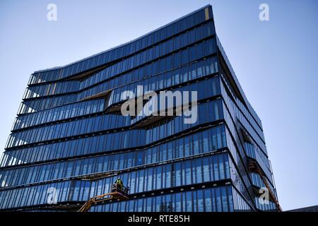 Berlin, Germany. 28th Feb, 2019. Construction site to build a new office and commercial building cube berlin on Washingtonplatz - Rahel-Hirsch-Strasse, Germany, city of Berlin, 28.February 2019. Credit: Frank May | usage worldwide/dpa/Alamy Live News Stock Photo