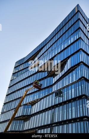 Berlin, Germany. 28th Feb, 2019. Construction site to build a new office and commercial building cube berlin on Washingtonplatz - Rahel-Hirsch-Strasse, Germany, city of Berlin, 28.February 2019. Credit: Frank May | usage worldwide/dpa/Alamy Live News Stock Photo