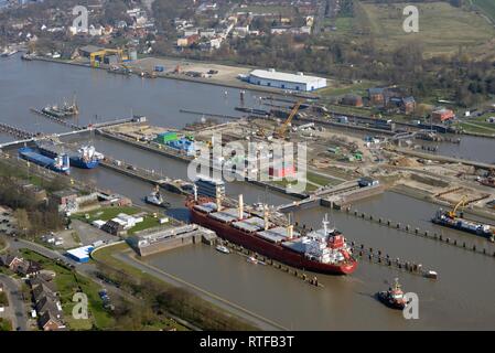 Cargo ships at Brunsbüttel Lock, Kiel Canal, Brunsbüttel Lock, Schleswig-Holstein, Germany Stock Photo