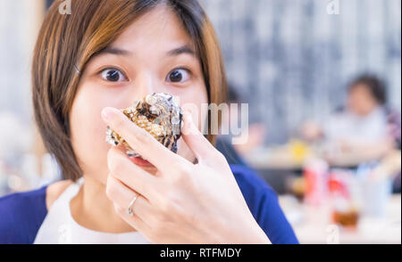 Japanese Girl Eating Stock Photo - Alamy