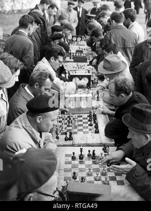 English: F. J. Marshall - R. Reti, Moscow 1925 chess tournament, 2nd round  (11th november) Русский: Ф. Д. Маршалл - Р. Рети, 1-й московский  международный шахматный турнир, 1925, 2-й тур (11