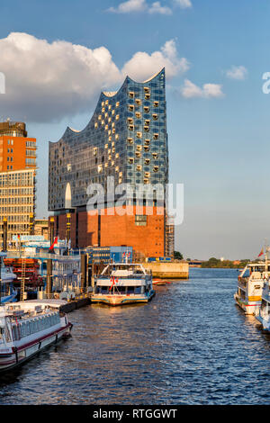 Elbphilharmonie (2017), Elbe Philharmonic Hall, HafenCity, Hamburg, Germany Stock Photo