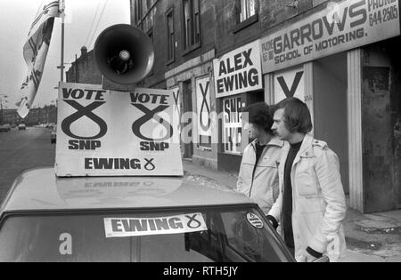 SNP Scottish National Party logo. Prospective MP Alex Ewing campaigning in 1979 Cathcart, Glasgow.  1970s. He did not win and came third to labour and then Conservative. HOMER SYKES Stock Photo