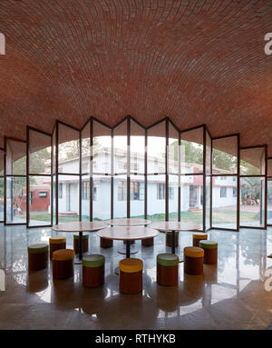 Interior view. Maya Somaiya Library, Kopargaon/Maharashtra, India. Architect: Sameep Padora and associates (SP+A), 2018. Stock Photo