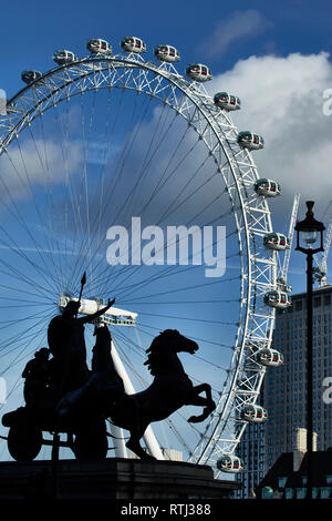 Bodica statue on Westminster Bridge against the London Eye Stock Photo