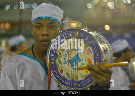 Rio De Janeiro, Brazil. 01st Mar, 2019. RJ - Rio de Janeiro - 01/03/2019 - United da Ponte parade at the Carnival Rio 2019 - Drums of the samba school Unidos da Ponte during the presentation of the samba schools of group A at Sambodromo da Marques de Sapucai at Rio 2019 Carnival Photo: Thiago Ribeiro/AGIF Credit: AGIF/Alamy Live News Stock Photo