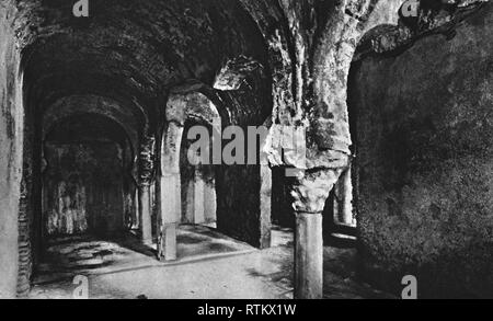 INTERIOR DE LOS BAÑOS ARABES DE RONDA - SIGLO XIII/XIV. Location: BANOS ARABES. RONDA. Malaga. SPAIN. Stock Photo