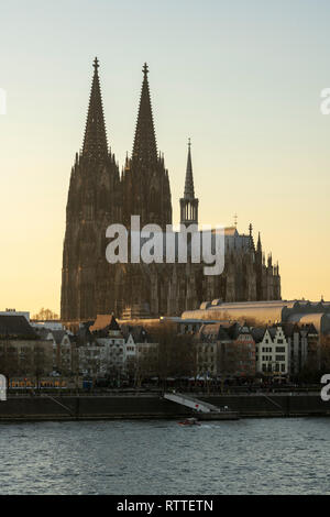 Köln, Blick von der rechten Rheinseite auf den Dom Stock Photo