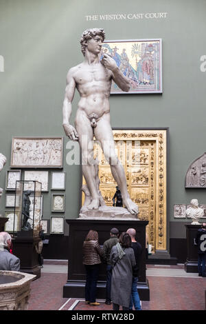 Victoria and Albert,V&A,V and A,Museum,the,world's,leading,museum,of,on,art,and,design,South Kensington,London,England,English,UK,GB,Great Britain, Stock Photo