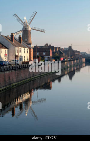 View along the Maud Foster Drain showing the Five Sailed Mill to the left. Stock Photo