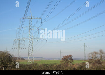 Stromleitung, Wetterau, Hessen, Deutschland Stock Photo