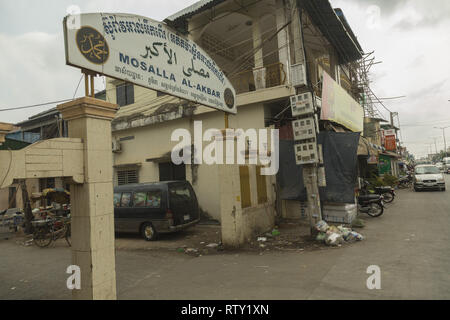 Slum housing, Phnom Penh, Kingdom of Cambodia Stock Photo - Alamy