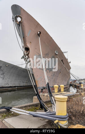 decommissioned ships at The Navy Yard, formerly the Philadelphia Naval Shipyard Stock Photo