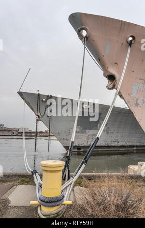 decommissioned ships at The Navy Yard, formerly the Philadelphia Naval Shipyard Stock Photo