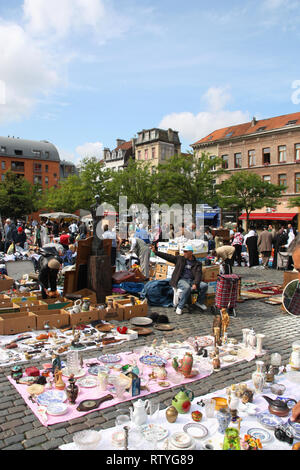 BRUSSELS - SEPTEMBER 2: Daily flea market at Place du Jeu de Balle on September 2, 2009 in Brussels. According to the Guardian, it is the 5th most int Stock Photo