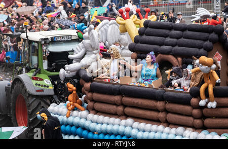 Braunschweig, Germany. 03rd Mar, 2019. Various motif cars drive through the city centre at the so-called 'Schoduvel'. The 'Schoduvel' carnival parade, which is more than six kilometres long, is considered one of the largest parades in northern Germany. Credit: Peter Steffen/dpa/Alamy Live News Stock Photo