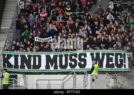 Stuttgart, Germany. 03rd Mar, 2019. Banners, banners, KIDS MUST GO! the Hanoverian fans, football fans, ultras. Soccer 1. Bundesliga, 24.matchday, matchday24, VFB Stuttgart-Hanover 96 (H) 5-1, 03/03/2019 in Stuttgart/Germany. MERCEDES BENZ ARENA. DFL REGULATIONS PROHIBIT ANY USE OF PHOTOGRAPH AS IMAGE SEQUENCES AND/OR QUASI VIDEO. | usage worldwide Credit: dpa/Alamy Live News