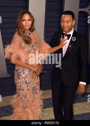 BEVERLY HILLS, CALIFORNIA - FEBRUARY 24: Chrissy Teigen and John Legend attend 2019 Vanity Fair Oscar Party at Wallis Annenberg Center for the Perform Stock Photo