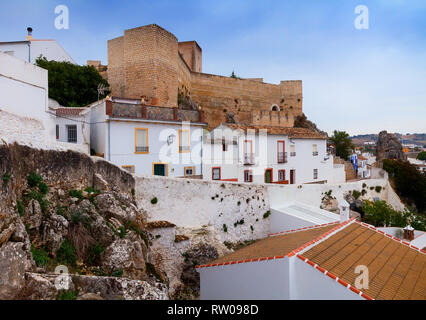 The 9th century, Berber Cañete la Real Castle towering above the town of Cañete la Real,  Province of Málaga, Andalusia, southern Spain. Stock Photo