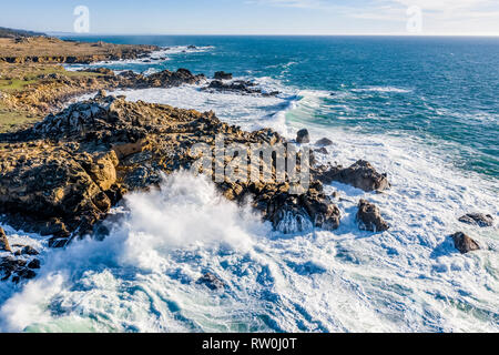 The cold waters of the Pacific Ocean, crashing against the rocky coastline in Sonoma, California, USA, Pacific Ocean Stock Photo