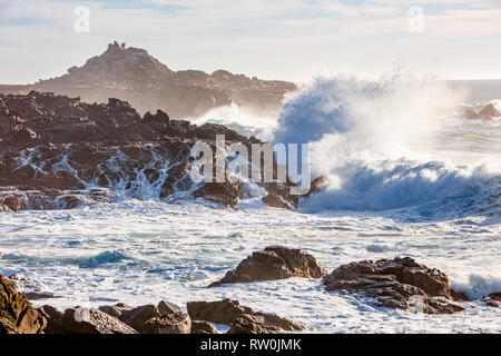 The cold waters of the Pacific Ocean, crashing against the rocky coastline in Sonoma, California, USA, Pacific Ocean Stock Photo