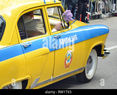 PYATIGORSK, RUSSIA - MAY 09, 2017: Historical police car GAZ - M20 Pobeda Coat of arms of the Soviet Union Stock Photo