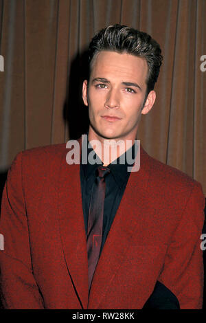 Actor LUKE PERRY (11 October 1966 - 4 March 2019) best known for his roles on TV shows 'Beverly Hills 90210' and 'Riverdale', died on Monday at the age of 52 after suffering a massive stroke last week. PICTURED: 'Beverly Hills 90210' actor LUKE PERRY in 1991. (Credit Image: © Lisa Rose/Globe Photos/ZUMAPRESS.com) Stock Photo