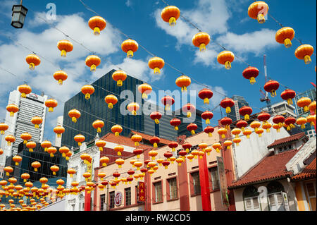 11.02.2019, Singapore, Republic of Singapore, Asia - Annual street decoration with lanterns along South Bridge Road in Chinatown. Stock Photo