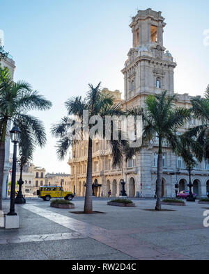 Museo Nacional de Bellas Artes - Arte Universal (National Art Gallery) opposite Parque Central on Agramonte, centre of Havana, capital of Cuba Stock Photo