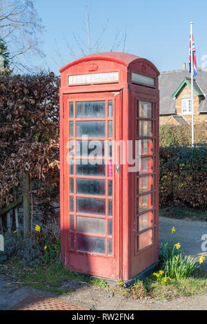 Cast iron type k6 kiosk grade 2 listed telephone box in Rockingham, Northamptonshire Stock Photo