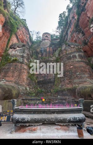 Leshan, Chengdu, Sichuan province, China - Jan 25, 2016: Leshan Giant Buddha - 71m - is the world's biggest stone sitting buddha statue and a touristic famous spot in Sichuan province. Stock Photo