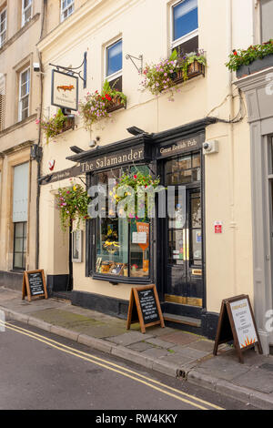 Colourful hanging baskets outside ofThe Salamander traditional English pub in John Street, Bath, N.E. Somerset, England, UK Stock Photo